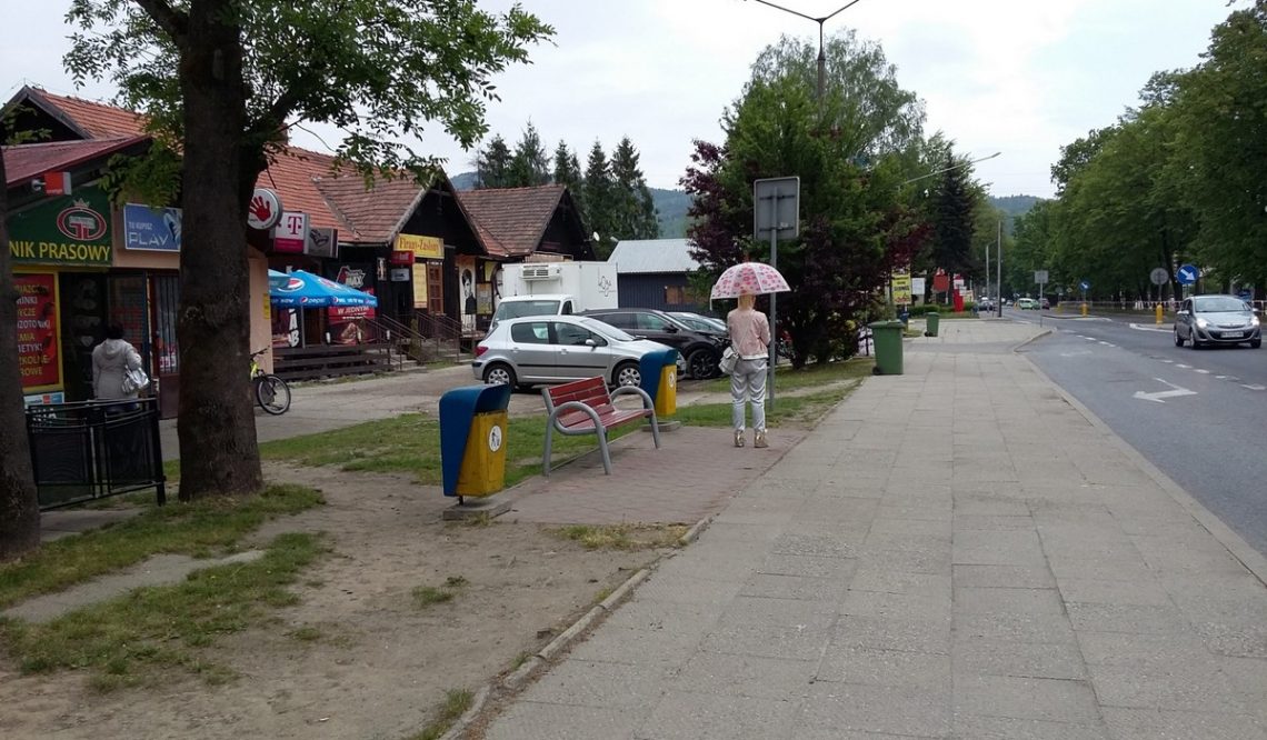 Dlaczego w&nbsp;centrum Suchej Beskidzkiej usunięto wiatę przystankową? [Aktualizacja]