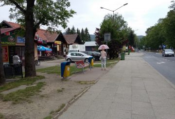 Dlaczego w&nbsp;centrum Suchej Beskidzkiej usunięto wiatę przystankową? [Aktualizacja]