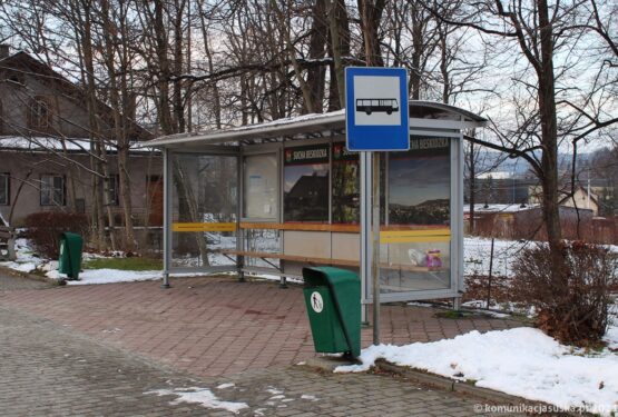 Dezinformacja rozkładowa na&nbsp;przystankach w&nbsp;Suchej Beskidzkiej?