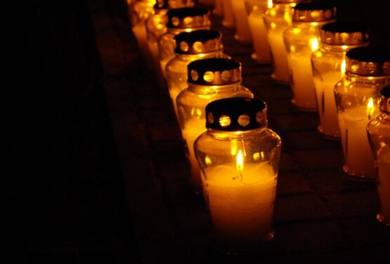 Wszystkich Świętych 2022 – z&nbsp;kim i&nbsp;gdzie pojedziemy?